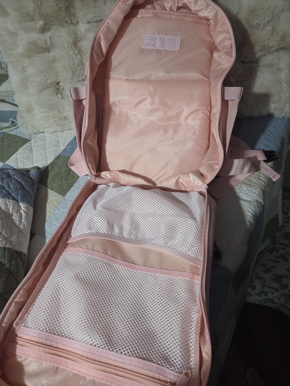 Wolfpak 35L Dream Pink Backpack - Picture 15 of 16